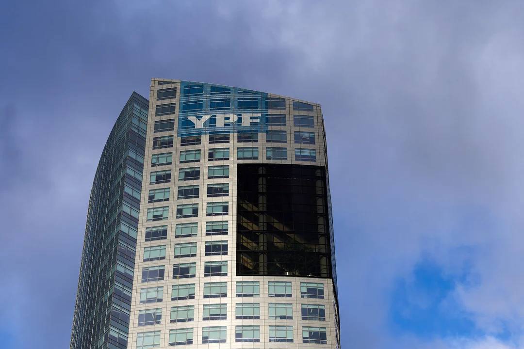 TORRE YPF