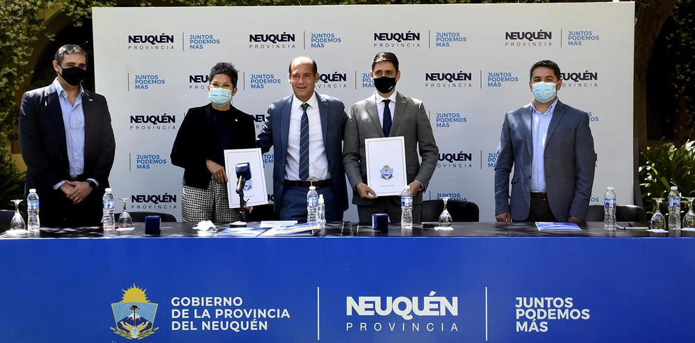 gutierrez y autoridades de ypf