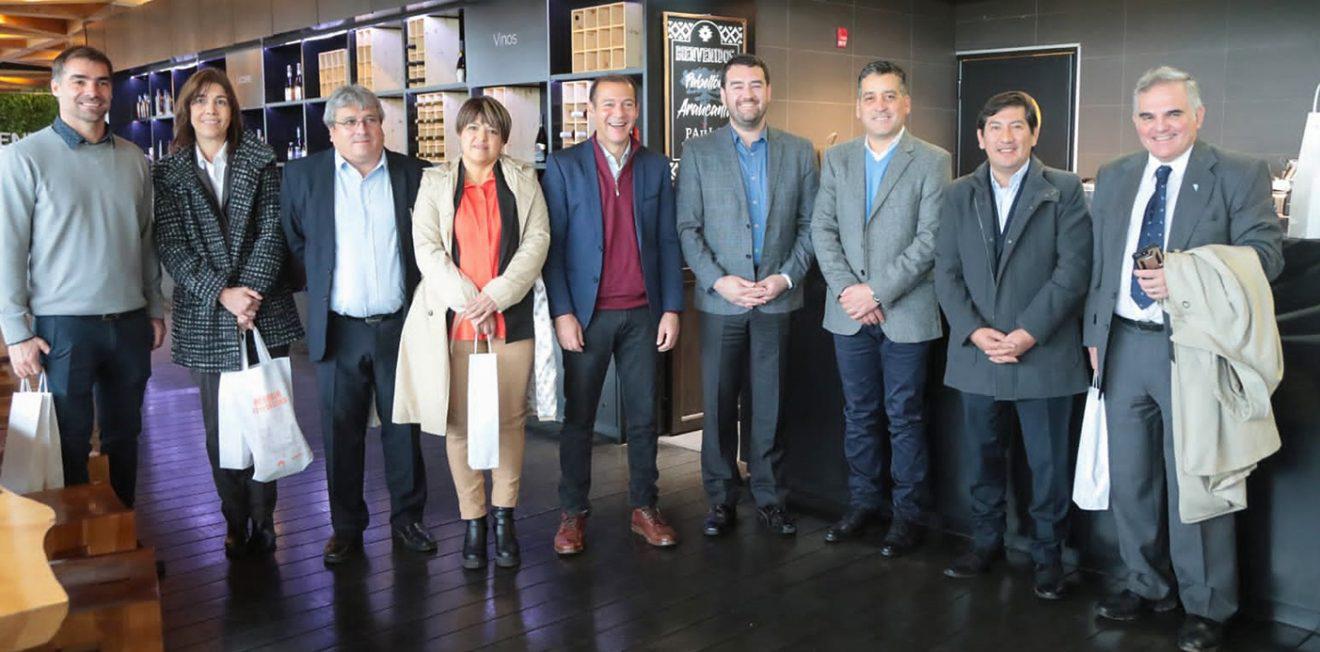 web-REUNION-CON-GOBERNADOR-DE-LA-ARAUCANIA-LUCIANO-RIOS-44-AM-1320x652