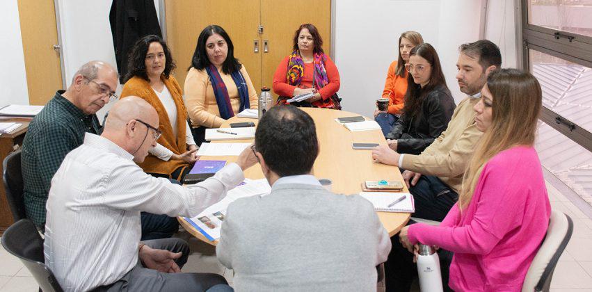 web-CPE-Autoridades-del-CPE-y-min.-de-Educacion-se-reunen-con-atoridades-de-Fundacion-YPF-7-851x420